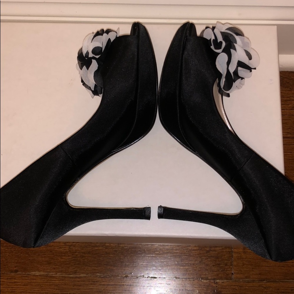 Caparros Heels - Picture 11 of 12
